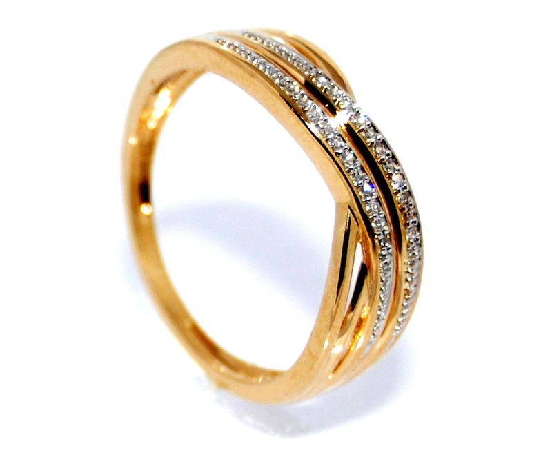 Gullring i gult gull 0.05ct w.si