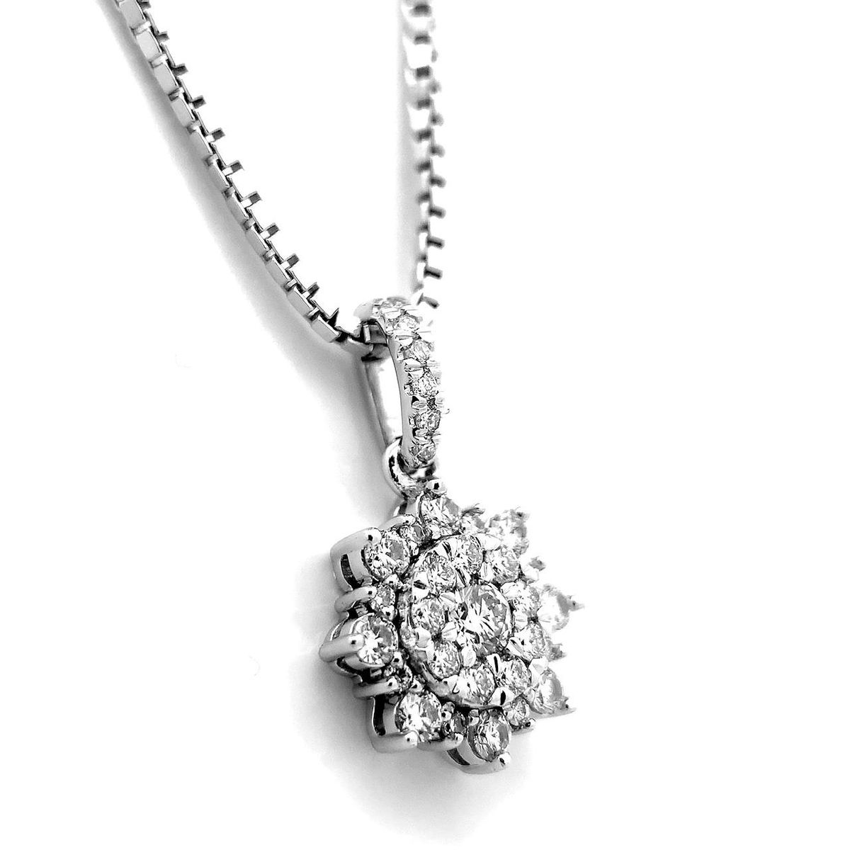 SpesialPris! Diamantanheng 0.50 carat diamanter
